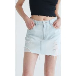 Jeansowa spódnica mini - Niebieski. Niebieskie spódniczki damskie Sinsay, bez wzorów, z jeansu, mini. Za 49,99 zł.