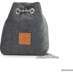 Mały worek Mili Glam Bag 2 - szara. Szare torebki klasyczne damskie marki Pakamera, bez wzorów, na ramię, bez dodatków. Za 119,00 zł.