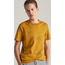 T-shirt z motywem żeglarskim - Żółty. Żółte t-shirty męskie Reserved, s, bez wzorów, bez kołnierzyka. Za 59,99 zł.