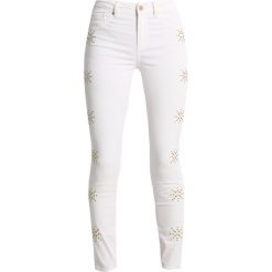 Boyfriendy damskie: MARCIANO LOS ANGELES FAKE POCKET DENIM Jeans Skinny Fit bright pearl white