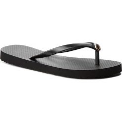 Japonki TORY BURCH - Thin Flip Flop 50008666 Black 009. Czarne klapki damskie Tory Burch, bez wzorów, z tworzywa sztucznego, bez obcasa. W wyprzedaży za 189,00 zł.