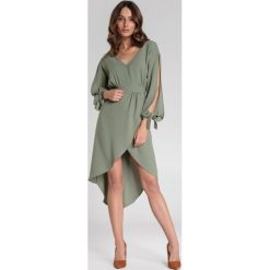 Zielona Sukienka Cecilla. Zielone sukienki damskie Renee, s, bez wzorów, eleganckie, z asymetrycznym kołnierzem, bez rękawów, długie, midi, asymetryczne. Za 89,99 zł.