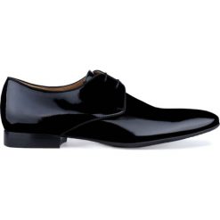Półbuty AMON. Czarne półbuty męskie Gino Rossi, na spotkanie biznesowe, bez wzorów, ze skóry, eleganckie, bez zapięcia. Za 299,90 zł.