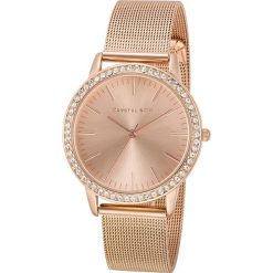 Zegarek kwarcowy w kolorze różowozłotym z kryształkami Swarovski. Żółte, analogowe zegarki damskie marki Crystal & Co, ze stali. W wyprzedaży za 120,95 zł.