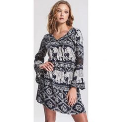 Granatowa Sukienka Cultured. Niebieskie sukienki damskie other, na lato, xl, bez wzorów, bez kołnierzyka, bez rękawów, mini. Za 64,99 zł.