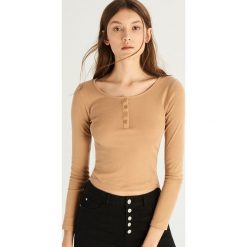 Crop top - Żółty. Żółte topy damskie marki Sinsay, s, bez wzorów, bez kołnierzyka. Za 19,99 zł.