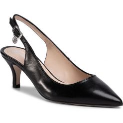 Sandały SOLO FEMME - 48902-02-A19/000-05-00 Czarny. Czarne klapki damskie Solo Femme, z aplikacjami, ze skóry, bez obcasa, na obcasie. Za 339,00 zł.
