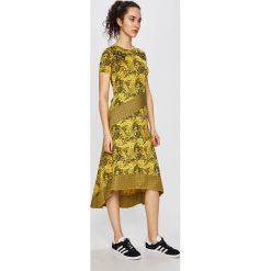 Desigual - Sukienka. Sukienki damskie Desigual, na co dzień, s, w kwiaty, z elastanu, casualowe, z okrągłym kołnierzem, z krótkim rękawem, krótkie, mini, rozkloszowane. W wyprzedaży za 269,90 zł.