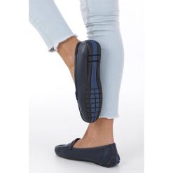 Granatowe Mokasyny Casu T19X3/n. Półbuty damskie Casu, bez wzorów, bez obcasa, bez zapięcia. W wyprzedaży za 58,99 zł.