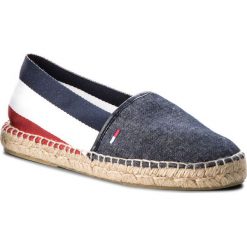Espadryle TOMMY JEANS - Corporate Flat Tj Espadrille EN0EN00174 Rwb 020. Niebieskie półbuty damskie Tommy Jeans, na co dzień, bez wzorów, z jeansu, bez obcasa, na płaskiej podeszwie, bez zapięcia. W wyprzedaży za 209,00 zł.