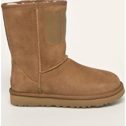 UGG - Śniegowce Classic Short. Żółte śniegowce damskie Ugg, z wełny, bez zapięcia. Za 899,90 zł.