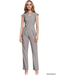 Kombinezon z dekoltem typu halter. Szare kombinezony eleganckie Pakamera, z chokerem. Za 198,00 zł.