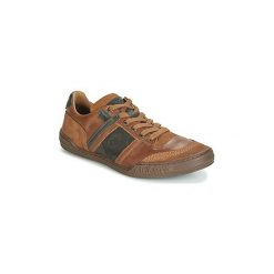Buty Kickers JEXPLORE. Pomarańczowe trampki męskie Kickers, bez wzorów, bez zapięcia. Za 479,00 zł.