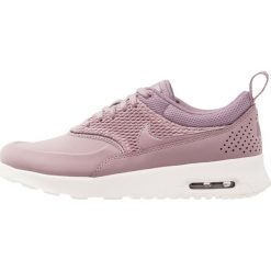 Nike Sportswear AIR MAX THEA PRM LEA Sneakersy niskie taupe grey/sail. Fioletowe sneakersy damskie Nike Sportswear, bez wzorów, ze skóry, bez zapięcia. W wyprzedaży za 439,20 zł.