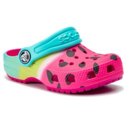 Klapki CROCS - Ombre Graphic 205653 Candy Pink. Różowe sandały dziewczęce Crocs, z tworzywa sztucznego, bez zapięcia. W wyprzedaży za 119,00 zł.