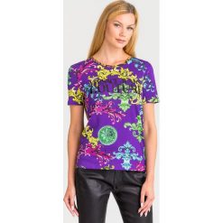 T-SHIRT VERSACE JEANS COUTURE. Czarne t-shirty damskie Versace Jeans Couture, z nadrukiem, z bawełny, z okrągłym kołnierzem. Za 472,45 zł.