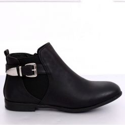 Botki sztyblety czarne C206-1 Black. Czarne botki damskie ButyModne, z gumy, przed kostkę, na niskim obcasie, na zamek. W wyprzedaży za 109,00 zł.