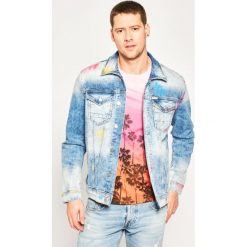 Kurtka jeansowa Guess William M0GN14 D3Y9E. Niebieskie kurtki męskie Guess, xl, z aplikacjami, z elastanu, bez kaptura. Za 649,00 zł.