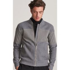 Rozpinana bluza z bawełną organiczną - Szary. Szare bluzy męskie Reserved, s, bez wzorów, z bawełny, bez kołnierzyka, bez rękawów, bez kaptura. Za 139,99 zł.