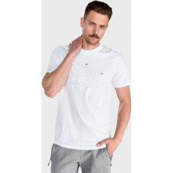 Armani Exchange Koszulka Biały. Białe podkoszulki męskie Armani Exchange, l, z haftami, z bawełny, bez kołnierzyka, krótkie. Za 283,95 zł.