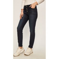 Armani Exchange - Jeansy. Niebieskie jeansy damskie Armani Exchange, z aplikacjami, z elastanu. Za 519,90 zł.