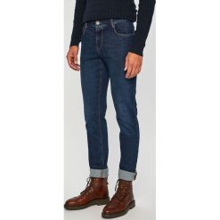 Trussardi Jeans - Jeansy 370 Close. Niebieskie jeansy męskie Trussardi Jeans, z aplikacjami. Za 429,90 zł.