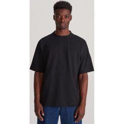 T-shirt oversize - Czarny. Czarne t-shirty damskie Reserved, s, bez wzorów, bez kołnierzyka. Za 59,99 zł.