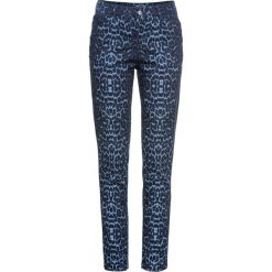 Dżinsy bonprix niebieski. Niebieskie jeansy damskie bonprix, z jeansu. Za 42,99 zł.