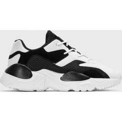 Kazar Studio - Buty. Białe sneakersy męskie Kazar Studio, z okrągłym noskiem, na sznurówki. Za 279,90 zł.