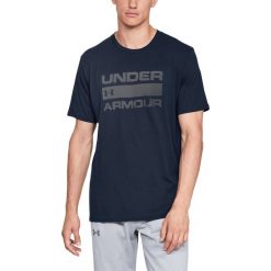 Under Armour Team Issue Wordmark Koszulka Niebieski. Niebieskie podkoszulki męskie Under Armour, xl, z nadrukiem, z bawełny, z krótkim rękawem. Za 128,95 zł.