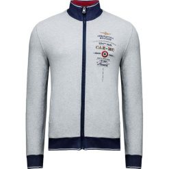 Bluza AERONAUTICA MILITARE Szary. Szare bluzy męskie marki Aeronautica Militare, z haftami, z kontrastowym kołnierzykiem, bez rękawów, bez kaptura. W wyprzedaży za 492,00 zł.