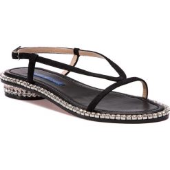 Sandały STUART WEITZMAN - Faye ZL77284 Black Suede. Czarne klapki damskie marki Stuart Weitzman, z aplikacjami, ze skóry, bez obcasa, na obcasie. Za 1679,00 zł.