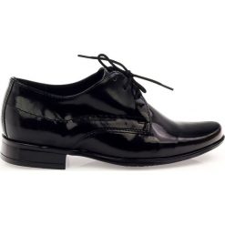 Czarne lakierowane buty dziecięce komunijne Gregors 429. Czarne buty chłopięce komunijne Gregors, bez zapięcia. W wyprzedaży za 99,00 zł.