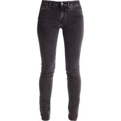 Kings Of Indigo JUNO HIGH Jeansy Slim Fit home laundered grey. Szare jeansy damskie marki Kings Of Indigo, bez wzorów, z elastanu. W wyprzedaży za 356,85 zł.
