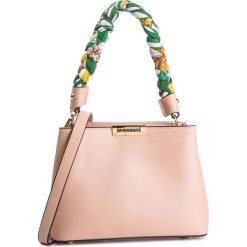 Torebka MONNARI - BAG6550-015 Beige. Różowe torebki klasyczne damskie Monnari, bez wzorów, ze skóry ekologicznej, klasyczne, bez dodatków. W wyprzedaży za 119,00 zł.