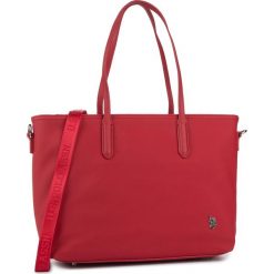 Torebka U.S. POLO ASSN. - New Portsmou Shopping Bag BEUNP0425WVP/400 Red. Czerwone torebki klasyczne damskie U.S. Polo Assn., z aplikacjami, ze skóry ekologicznej, klasyczne, zdobione, bez dodatków. W wyprzedaży za 229,00 zł.