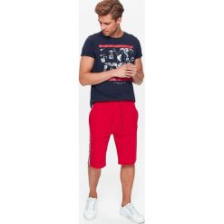 SZORTY MĘSKIE LAMPASAMI. Różowe spodenki sportowe męskie Top Secret, na jesień, sportowe. Za 39,99 zł.