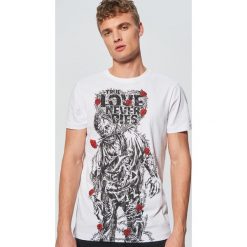 Koszulka z kolekcji Valentines - Biały. Białe koszulki męskie marki Cropp, s, bez wzorów, bez kołnierzyka, bez rękawów. Za 39,99 zł.