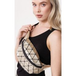 Złota Nerka As You Please. Żółte nerki damskie Born2be, z aplikacjami, zdobione, bez dodatków. Za 69,99 zł.