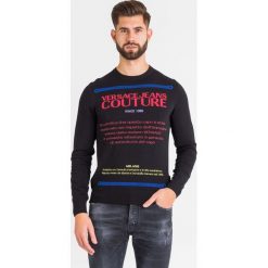SWETER Versace Jeans Couture. Czarne swetry męskie Versace Jeans Couture, m, bez wzorów, z wełny, z okrągłym kołnierzem, bez kaptura. W wyprzedaży za 549,50 zł.
