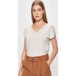 Morgan - T-shirt. Białe bluzki damskie Morgan, s, z aplikacjami, z poliesteru, z okrągłym kołnierzem. W wyprzedaży za 99,90 zł.