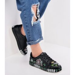 Buty sportowe damskie Marquiiz A-9273 Czarne. Czarne buty sportowe damskie Marquiiz, bez wzorów, z tworzywa sztucznego, sportowe, trekkingowe. Za 98,00 zł.