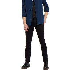 Jeansy Wrangler Greensboro W15QPS94G. Czarne jeansy męskie Wrangler, m, bez wzorów, klasyczne. W wyprzedaży za 249,99 zł.