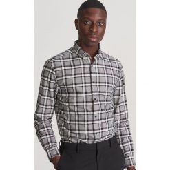 Koszula regular fit w kratę - Szary. Szare koszule męskie Reserved, s, bez wzorów, bez kołnierzyka, bez rękawów. W wyprzedaży za 59,99 zł.