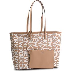 Torebka DKNY - R91AN756 Latte/Wht LW2. Brązowe torebki klasyczne damskie DKNY, bez wzorów, ze skóry ekologicznej, bez dodatków. W wyprzedaży za 439,00 zł.
