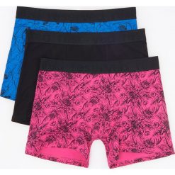 Bokserki 3 pack - Różowy. Różowe bokserki męskie Reserved, bez wzorów. Za 59,99 zł.