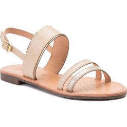 Sandały GEOX - D Sozy D922CD 04177 CH65A Lt Taupe/Beige. Brązowe klapki damskie Geox, bez wzorów, ze skóry, bez obcasa, na obcasie. W wyprzedaży za 209,00 zł.