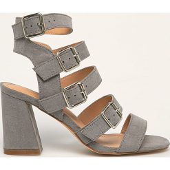 Truffle Collection - Sandały. Sandały damskie Truffle Collection, bez wzorów, z materiału, bez obcasa, na obcasie, na klamry. Za 119,90 zł.