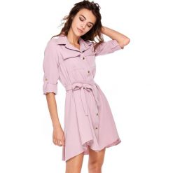 Sukienka szmizjerka z wiązaniem w pasie. Sukienki damskie Made in Poland, xl, bez wzorów, z elastanu, bez kołnierzyka, bez rękawów, szmizjerki. Za 259,00 zł.
