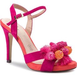 Sandały MENBUR - 20385 Fuchsia 0033. Różowe klapki damskie Menbur, bez wzorów, ze skóry ekologicznej, bez obcasa, na obcasie. W wyprzedaży za 259,00 zł.